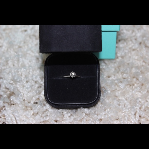 Tiffany&Co. Solitaire Platinum Ring VS1 H .45Ct💍 - Picture 3 of 7